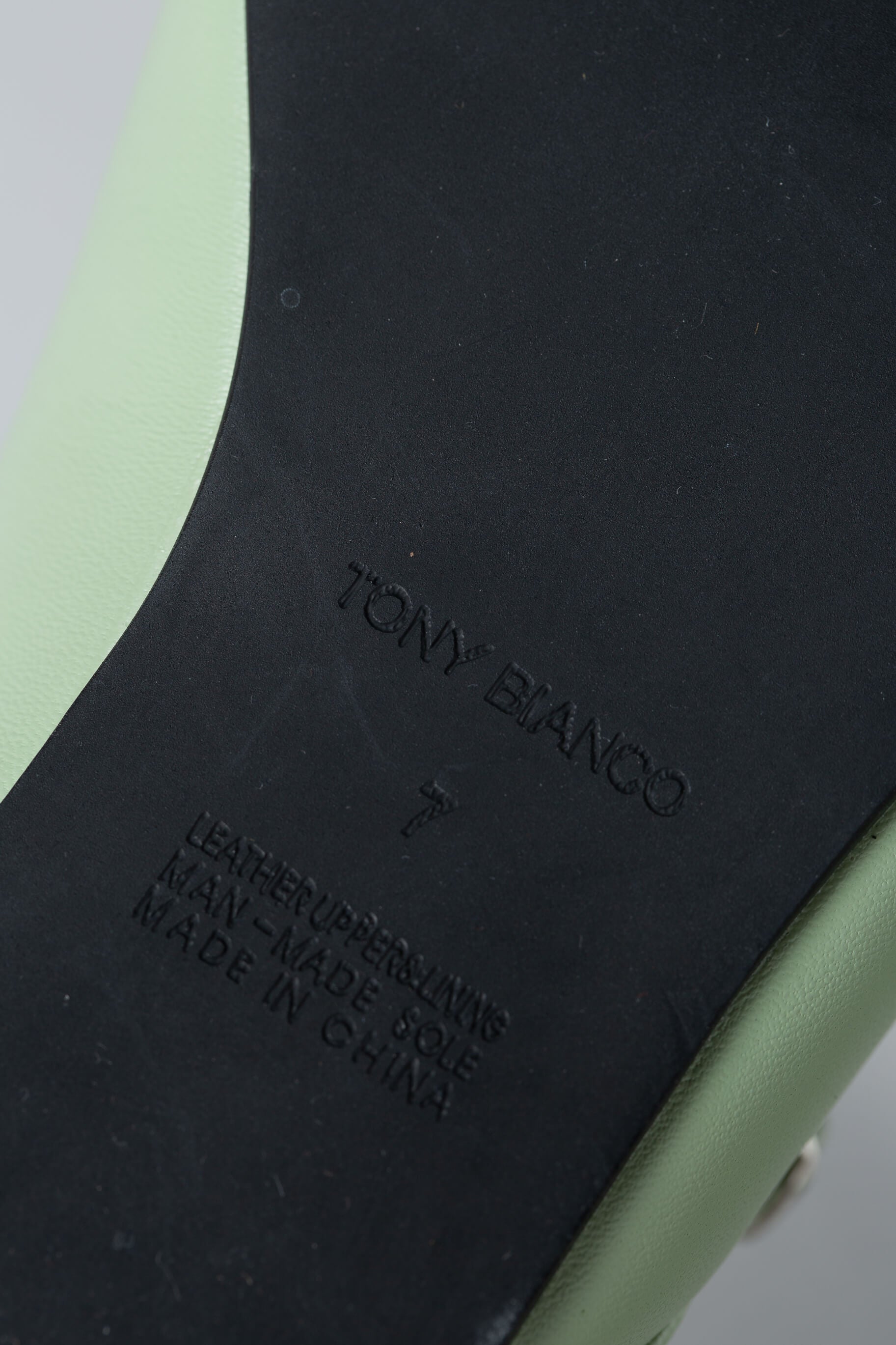 Suela Tony Bianco talla 7, leather upper/lining, man-made sole, Made in China