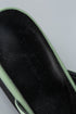 Interior Tony Bianco Australia grabado en plantilla negra del mule mint