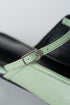 Detalle de hebilla plateada del strap Mary Jane Tony Bianco mint