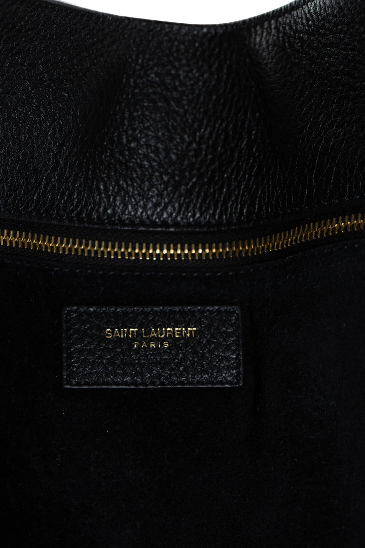 Stamp interior Saint Laurent Paris en dorado y bolsillo con zipper