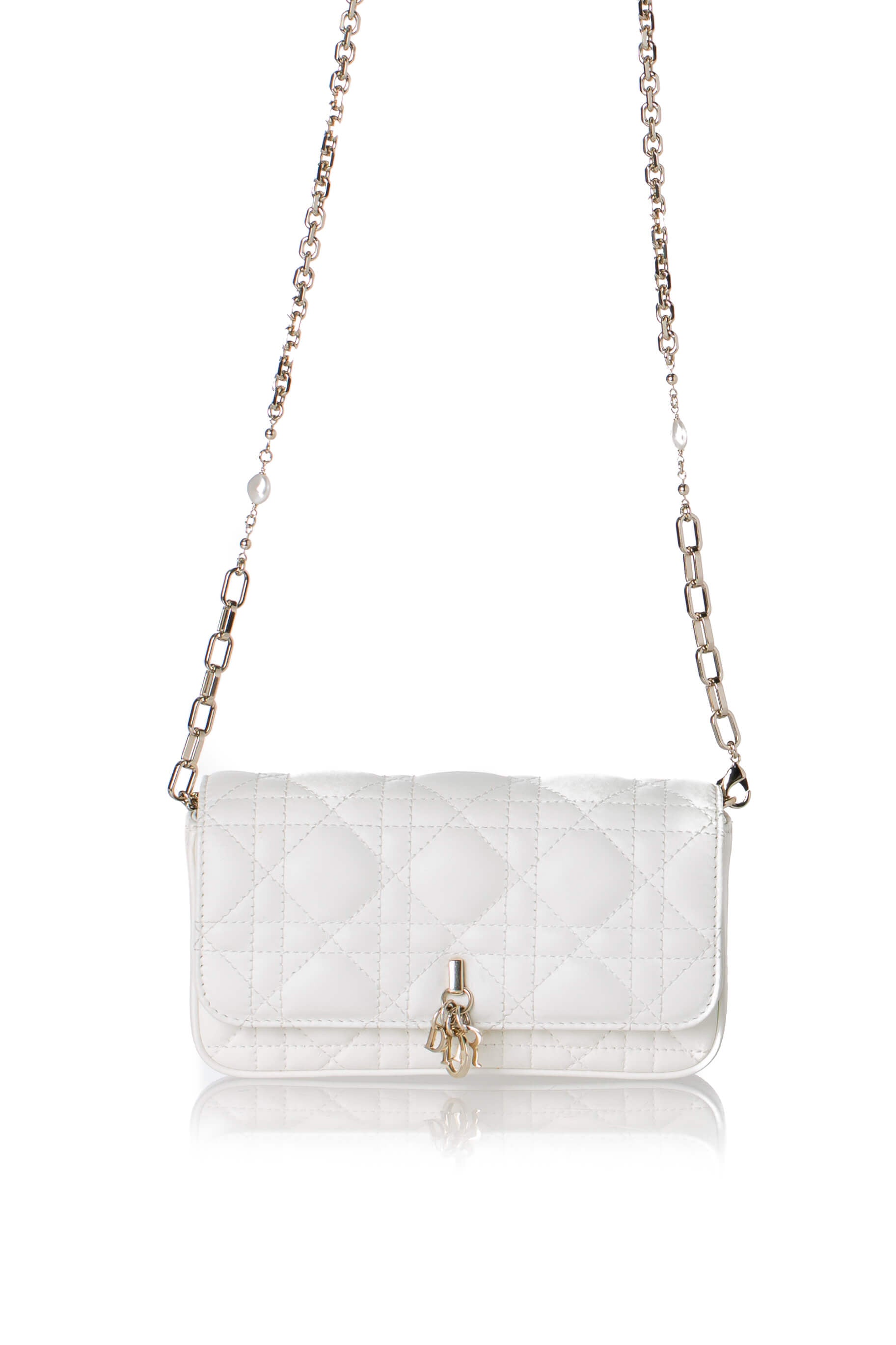 Dior Talk Phone Pouch latte, vista tres cuartos con flap cannage