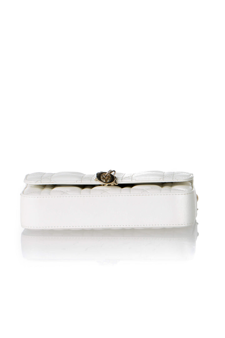 Base y costura Cannage de Talk Phone Pouch latte