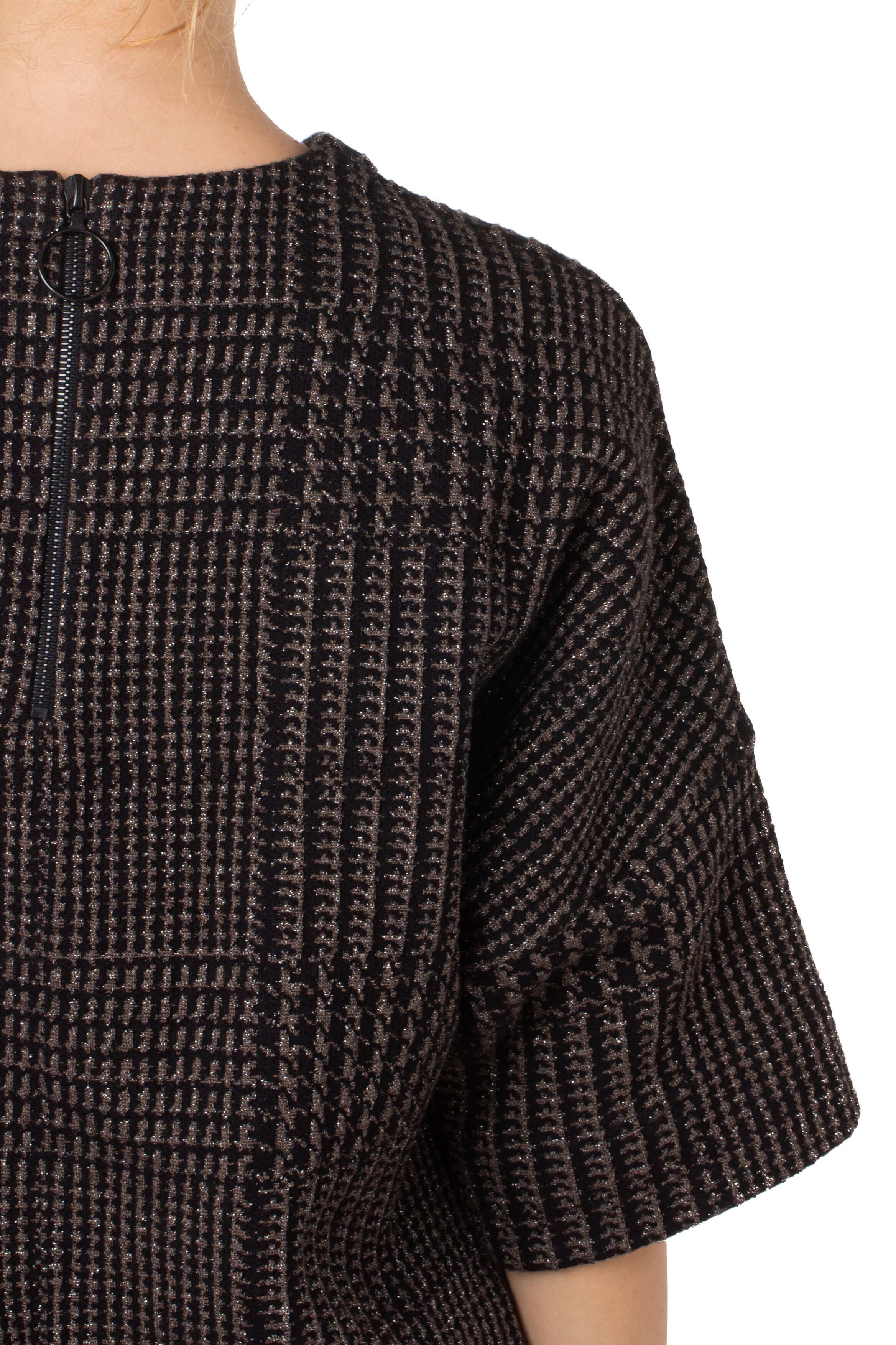 Akris Punto, Talla 6