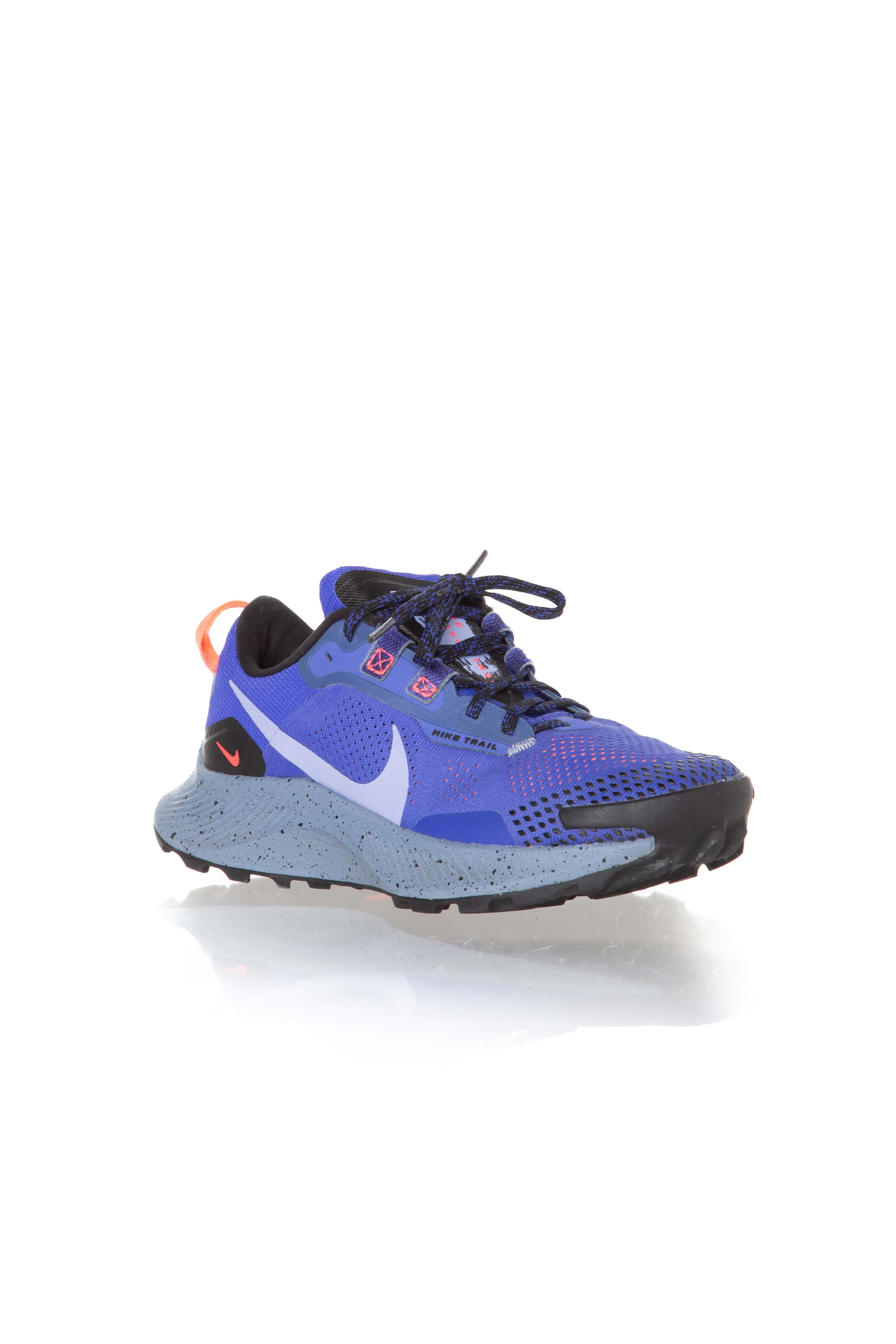 Nike, Talla 7
