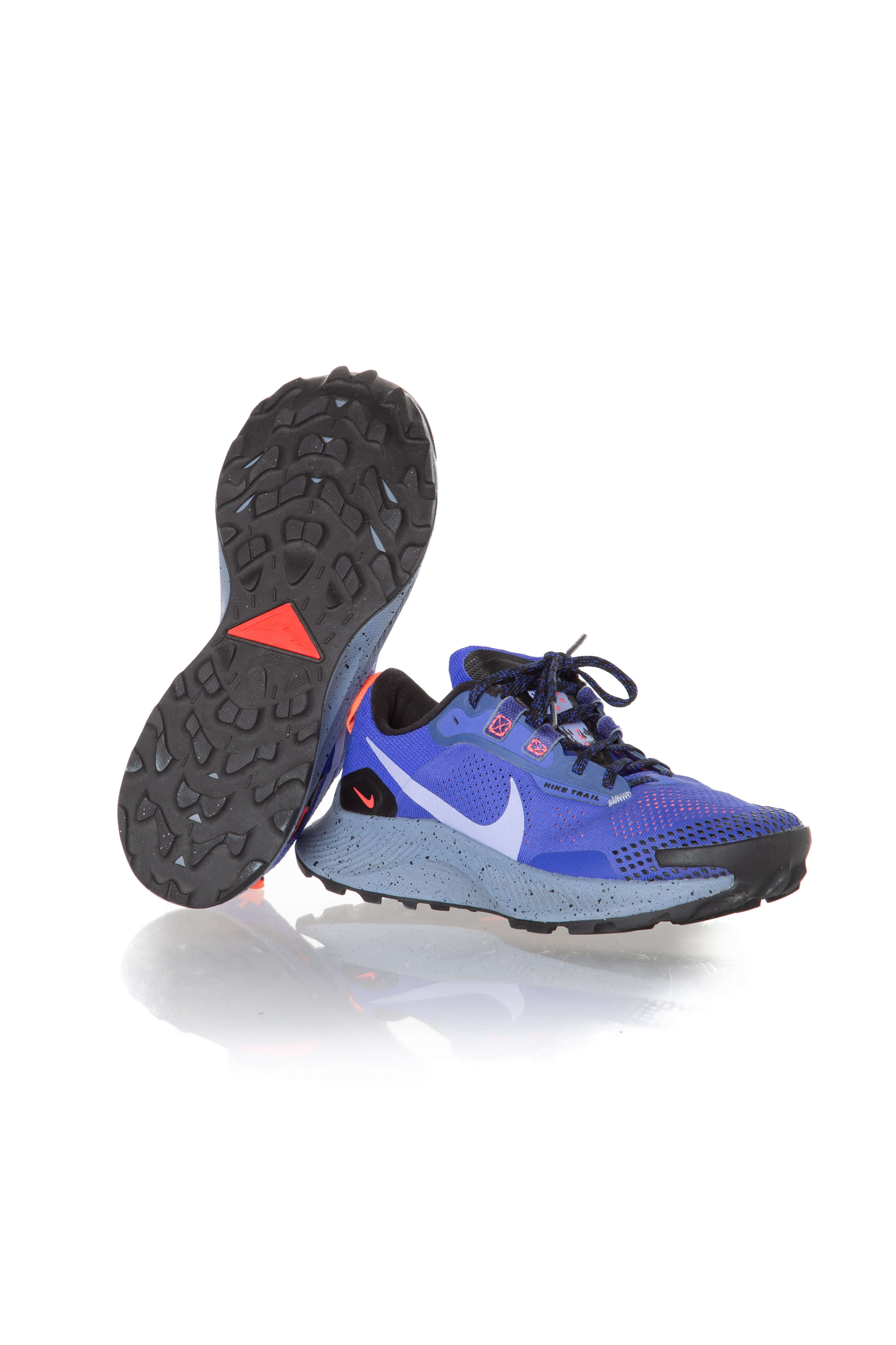 Nike, Talla 7