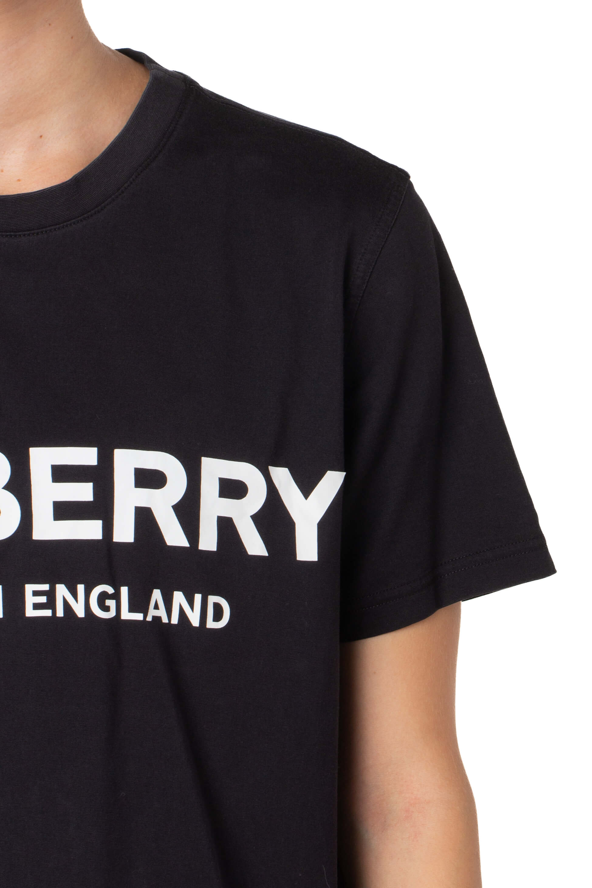 Burberry, Talla L