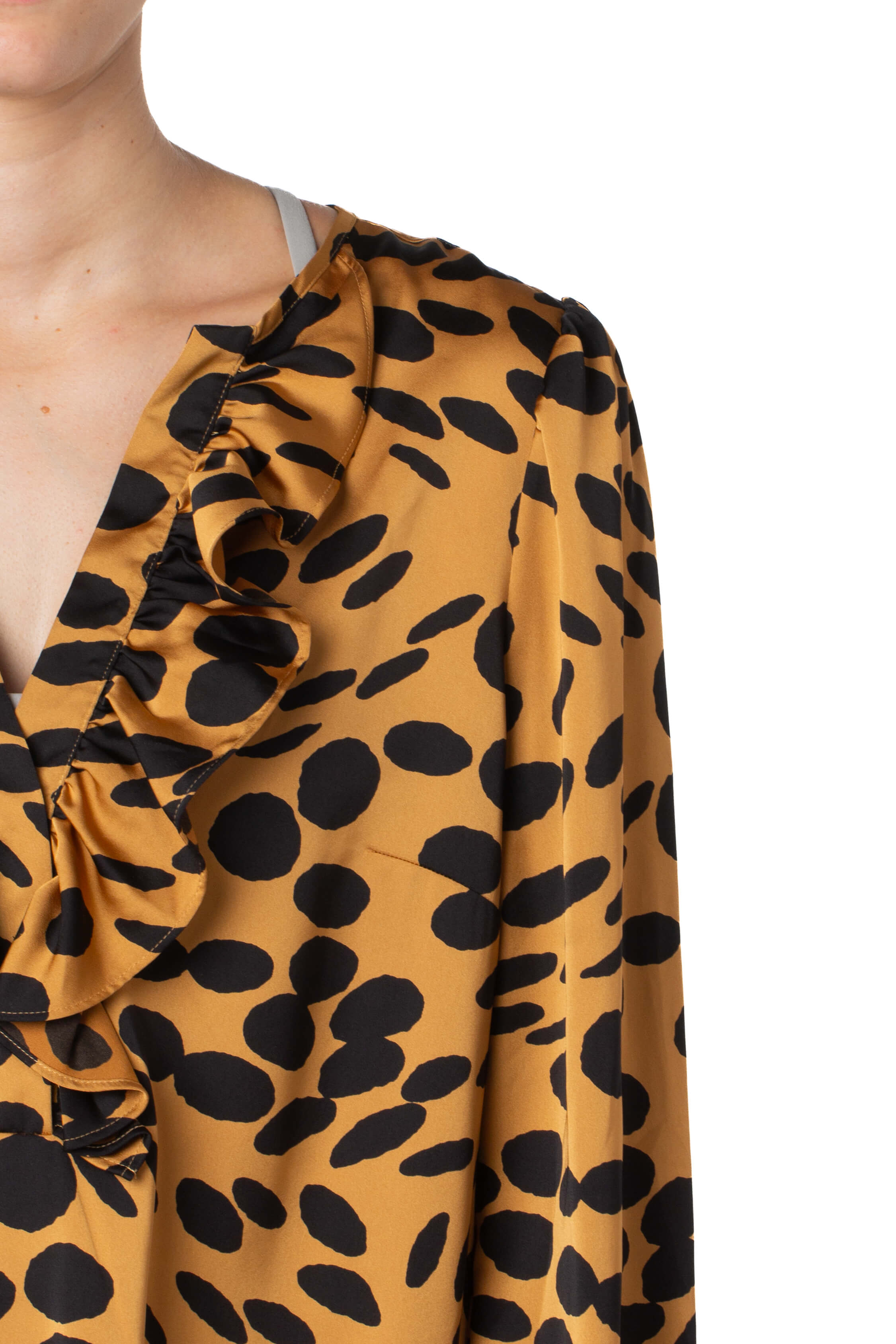 J Crew, Talla S