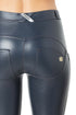 Freddy, Talla S