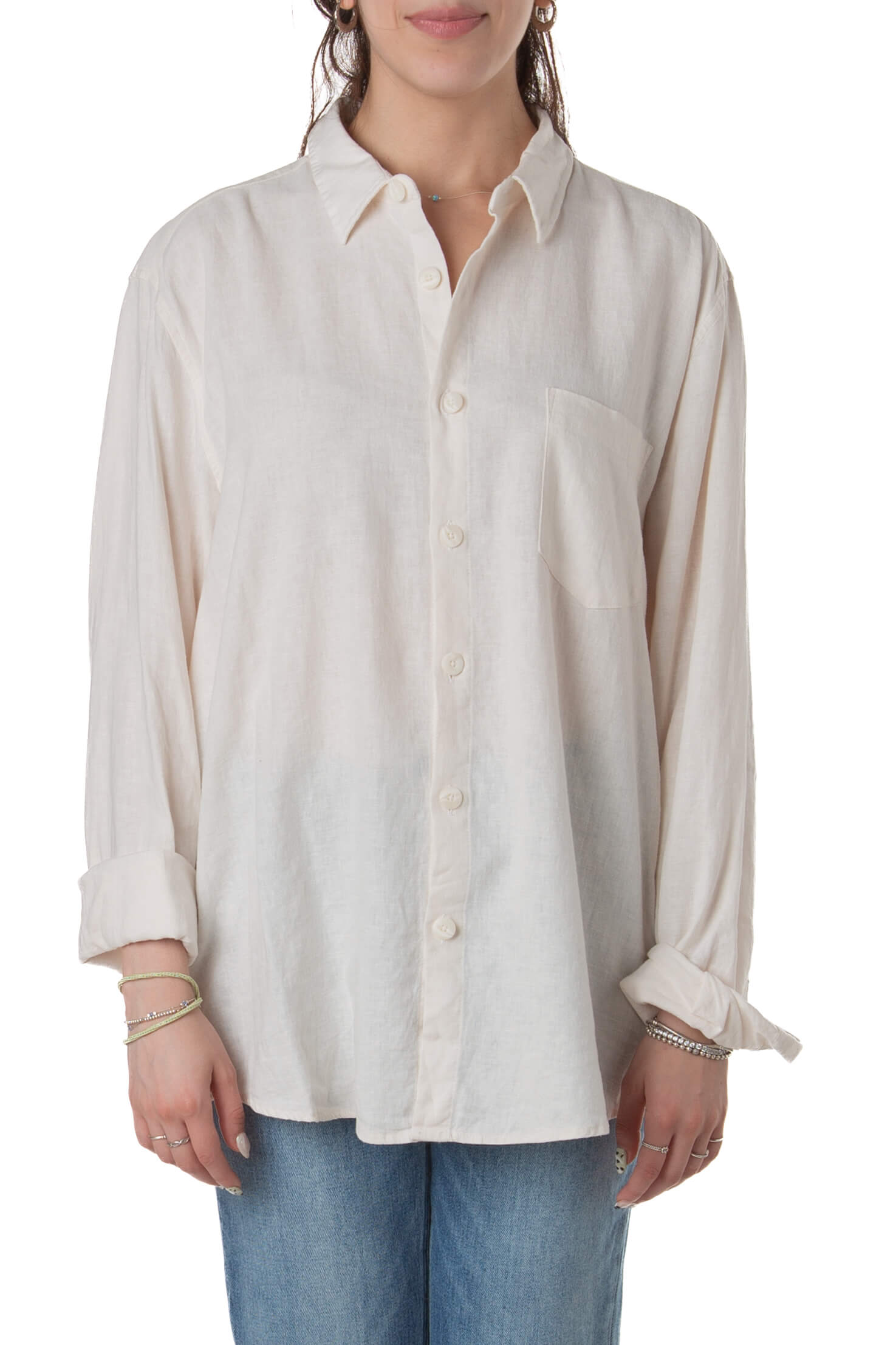 Camisa Big Mack crema oversized de manga larga con bolsillo al pecho, vista frontal