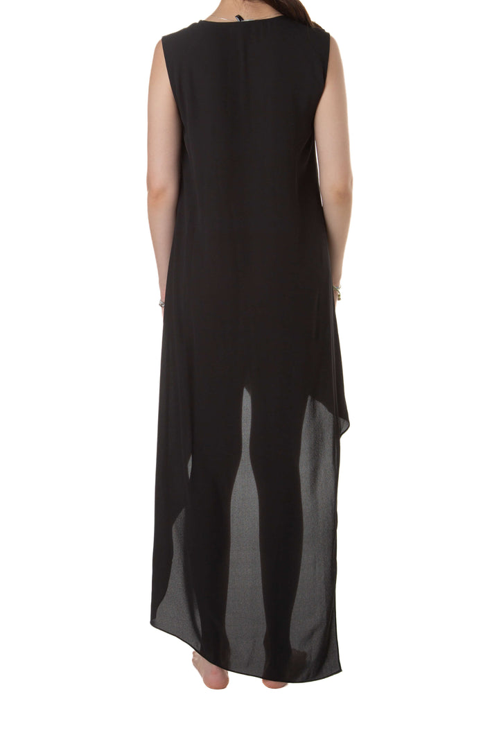 Vestido BCBG negro, vista trasera con panel largo translúcido