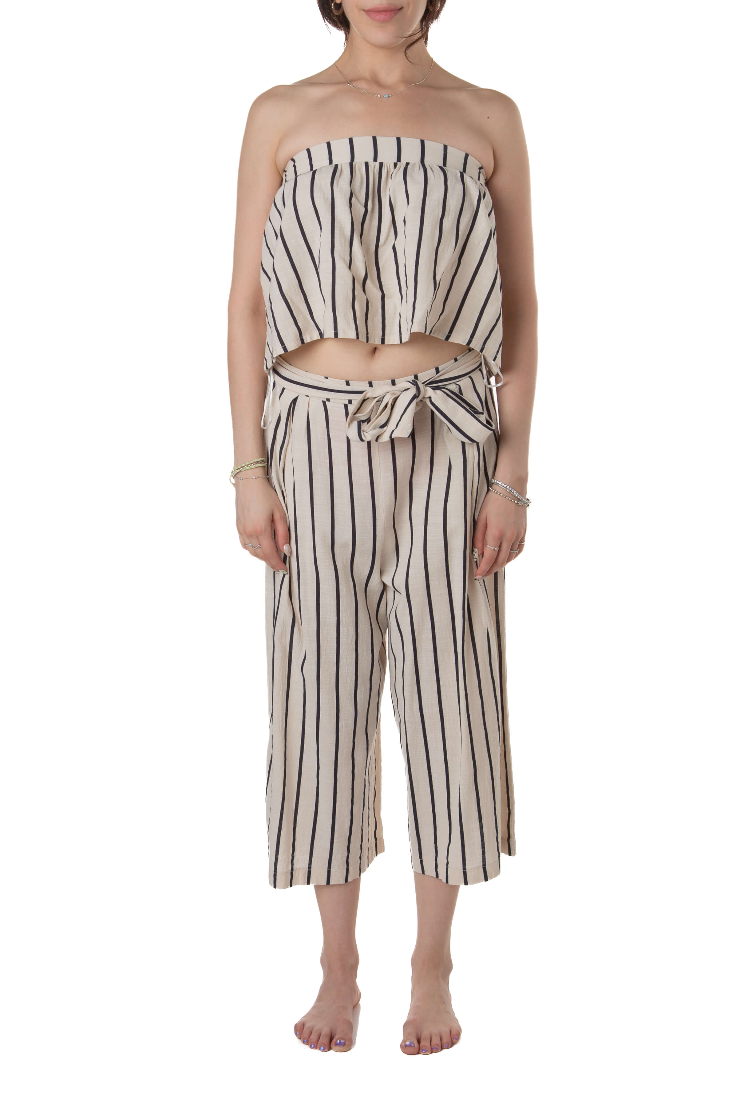 Conjunto Suboo beige a rayas con top strapless y pantalón wide-leg, vista frontal