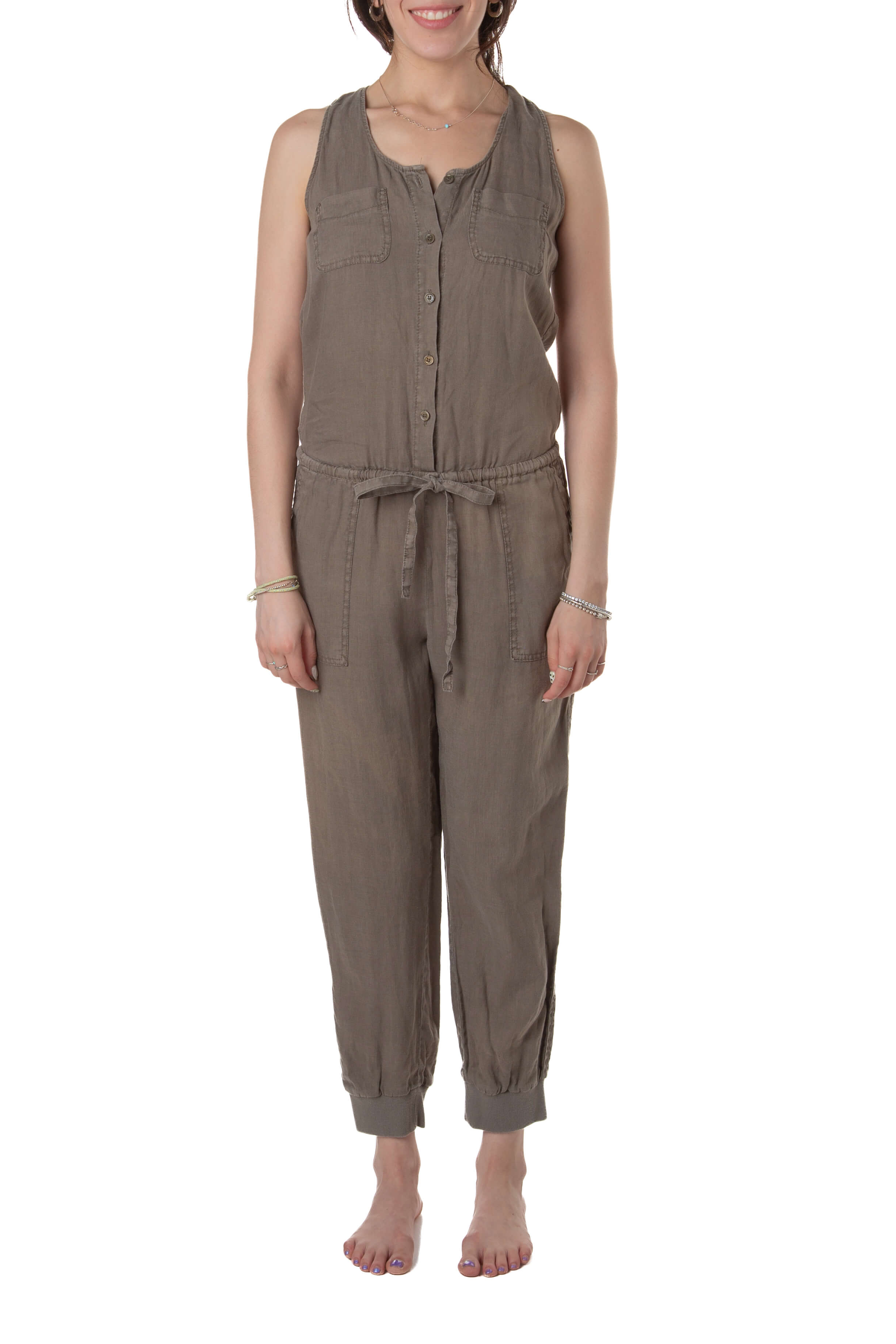 Jumpsuit Joie verde olivo sin mangas con bolsillos al pecho y cintura ajustable, vista frontal