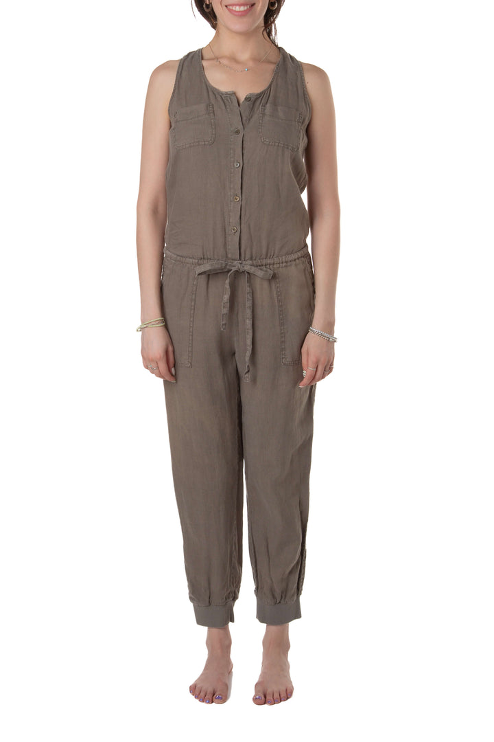Jumpsuit Joie verde olivo sin mangas con bolsillos al pecho y cintura ajustable, vista frontal