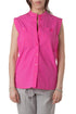 Blusa Escada rosa fucsia sin mangas con cuello mao y bolsillos al pecho, vista frontal