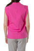 Blusa Escada rosa fucsia sin mangas, vista trasera con pieza superpuesta en los hombros