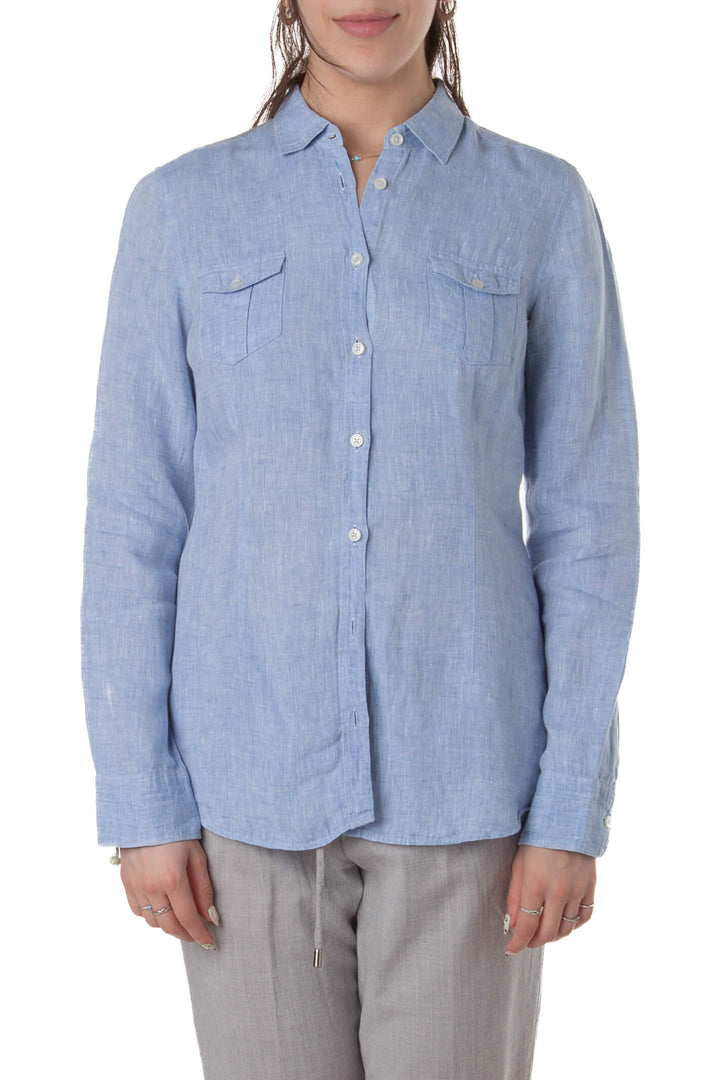 Camisa Chester & Peck de lino azul claro con bolsillos de cartera, vista frontal