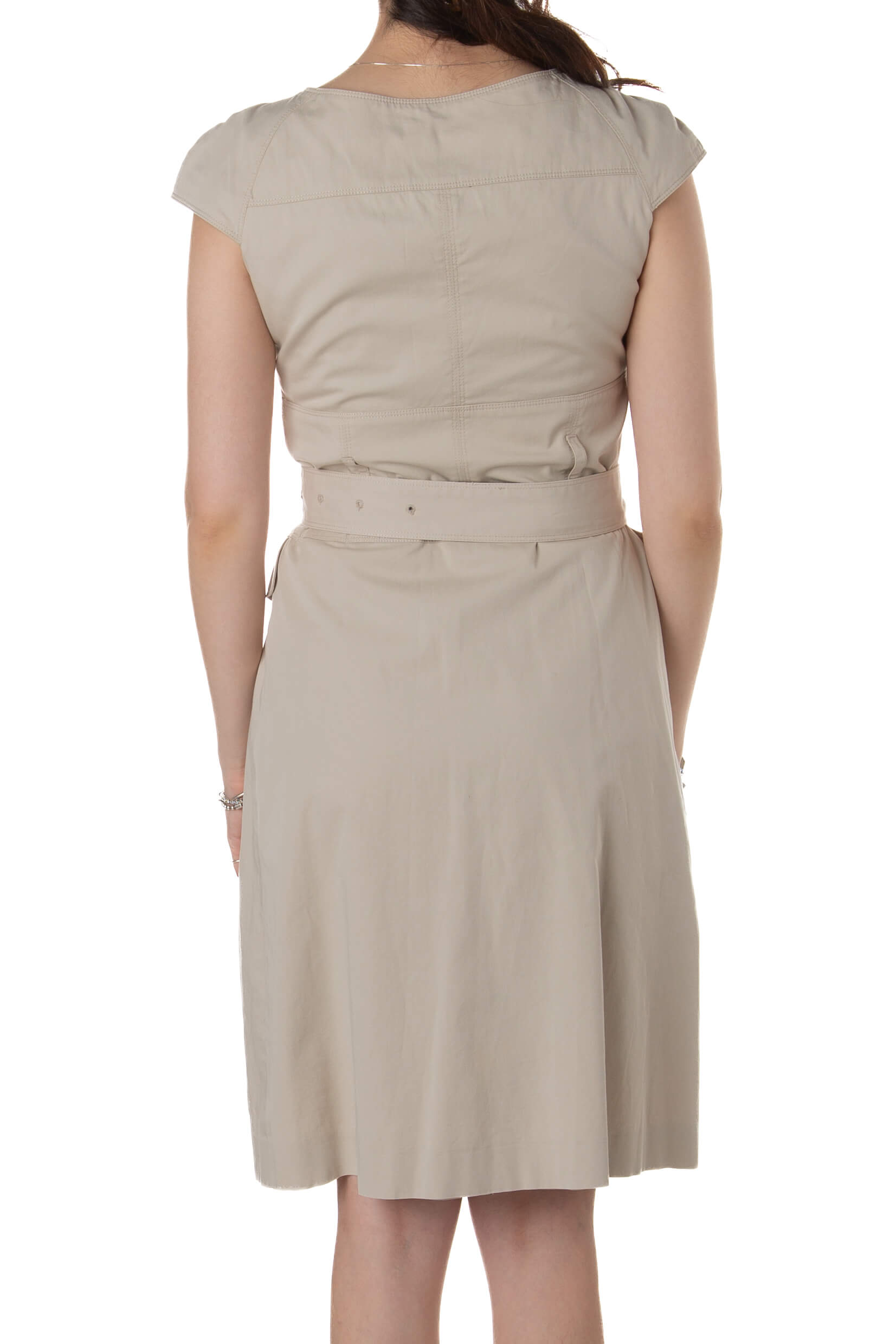 Vestido Burberry beige estilo trench, vista trasera con cinturón y largo a la rodilla