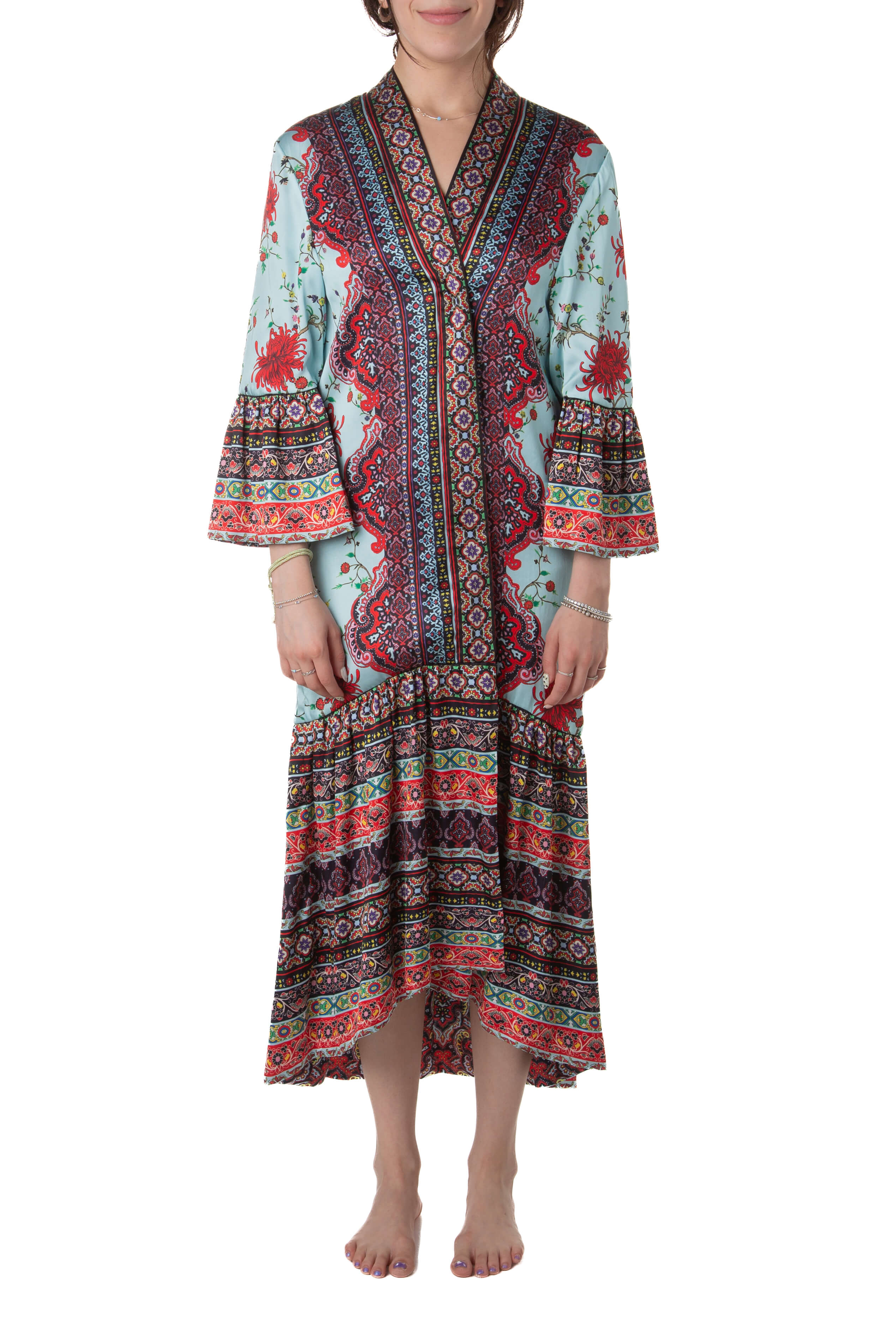 Kimono reversible celeste con flores, vista frontal