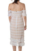 Vestido Likely de encaje blanco con fondo nude off-shoulder, vista trasera
