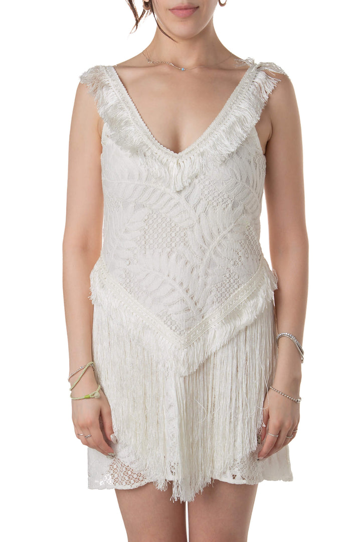 Vestido Alexis blanco de encaje con flecos, vista frontal