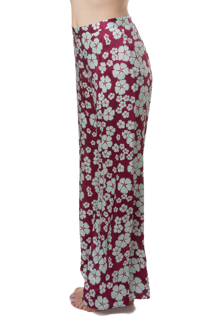 Pantalón Alexis satinado vino con flores menta, pierna amplia, vista lateral