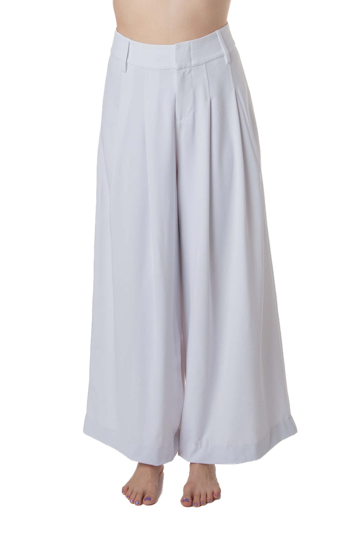 Pantalón Alice + Olivia blanco de pierna amplia con pinzas, vista frontal