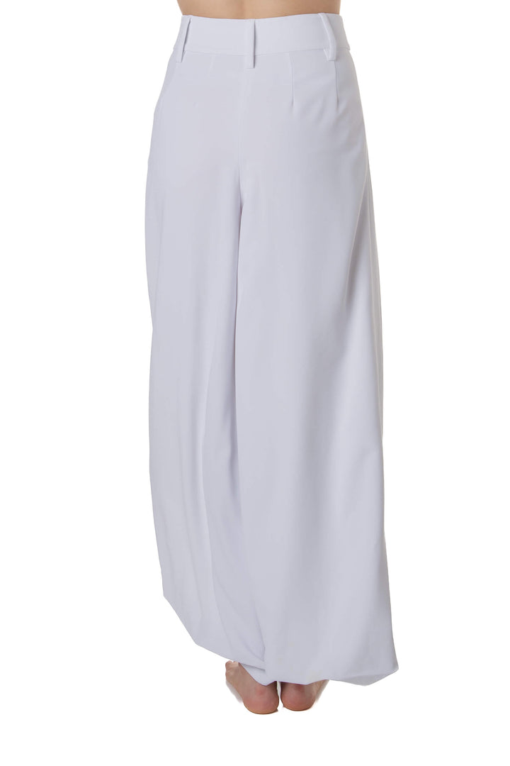 Pantalón Alice + Olivia blanco de pierna amplia con pinzas, vista trasera