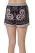 Short BCBG Maxazria estampado negro y gris, vista trasera