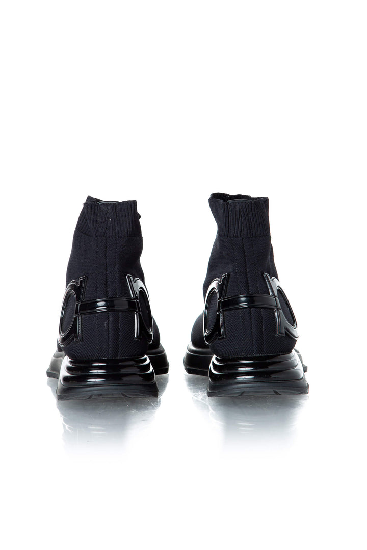 Salvatore Ferragamo Gancini Sock Sneakers — vista posterior del par