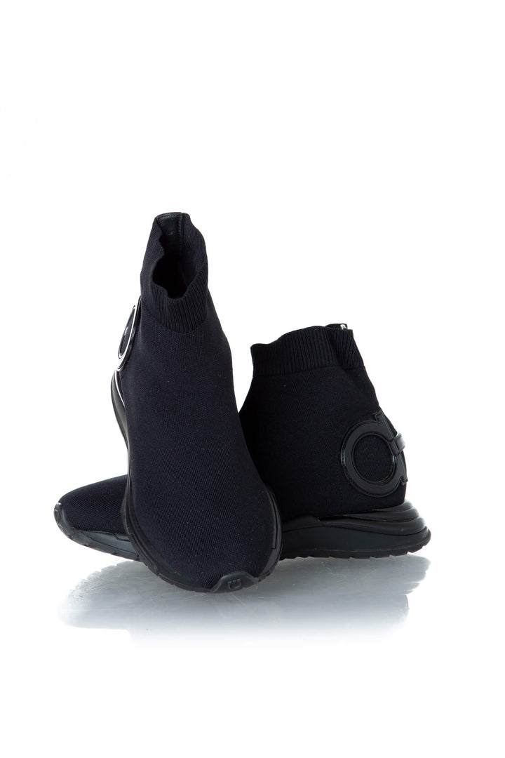 Salvatore Ferragamo Gancini Sock Sneakers — par en dos ángulos