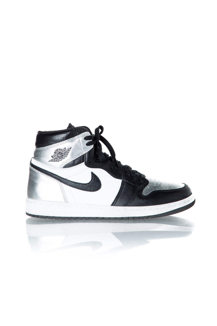 Nike Air Jordan 1 Retro High OG "Silver Toe" — vista lateral exterior
