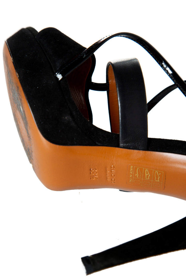 Gucci Sandalias de plataforma con tiras de charol — suela con talla 38½ y Made in Italy