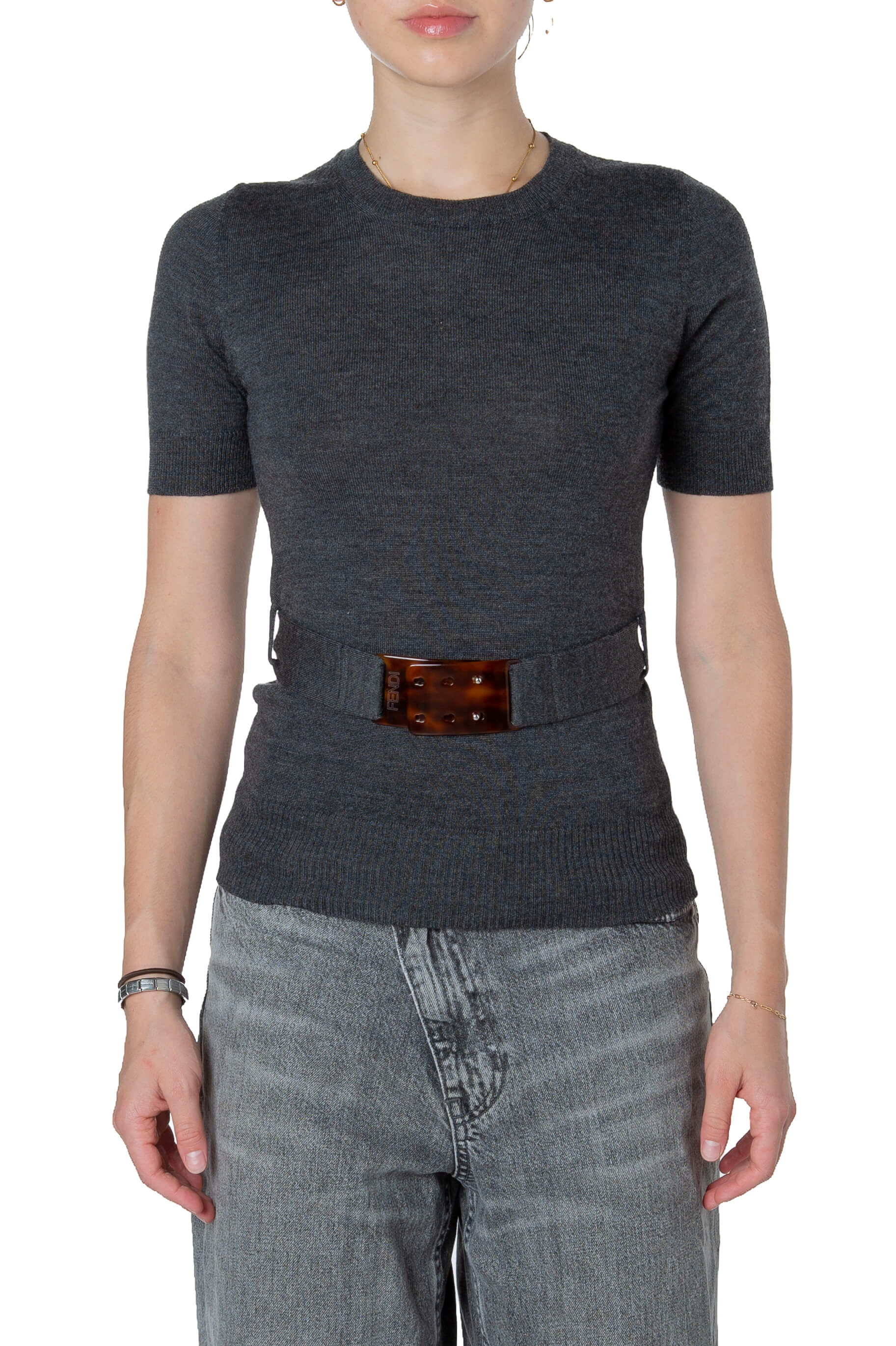 Suéter Fendi gris de manga corta con cinturón, vista frontal