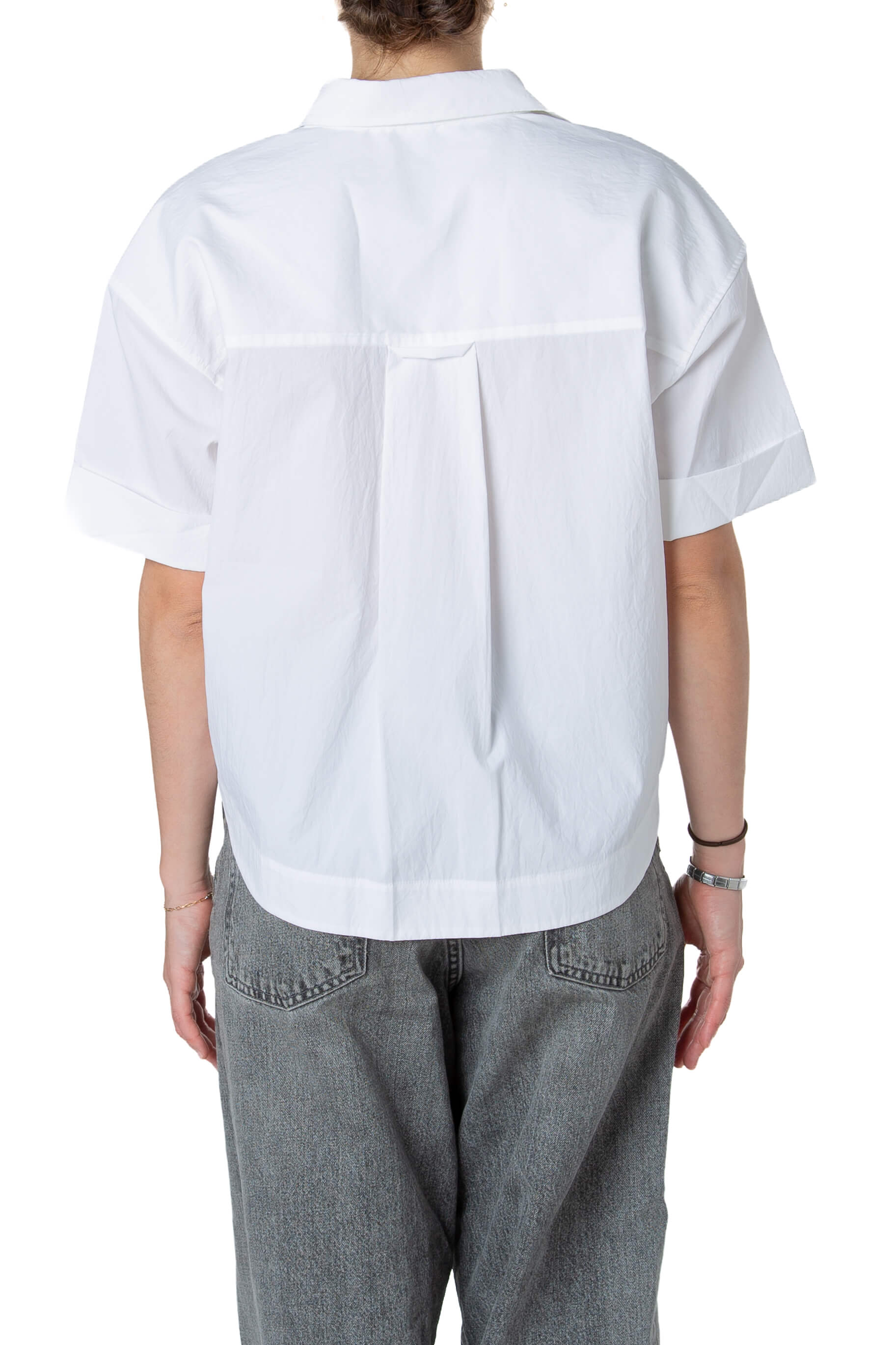 Camisa Athleta blanca, detalle de la espalda con pliegue | ClosetRehab