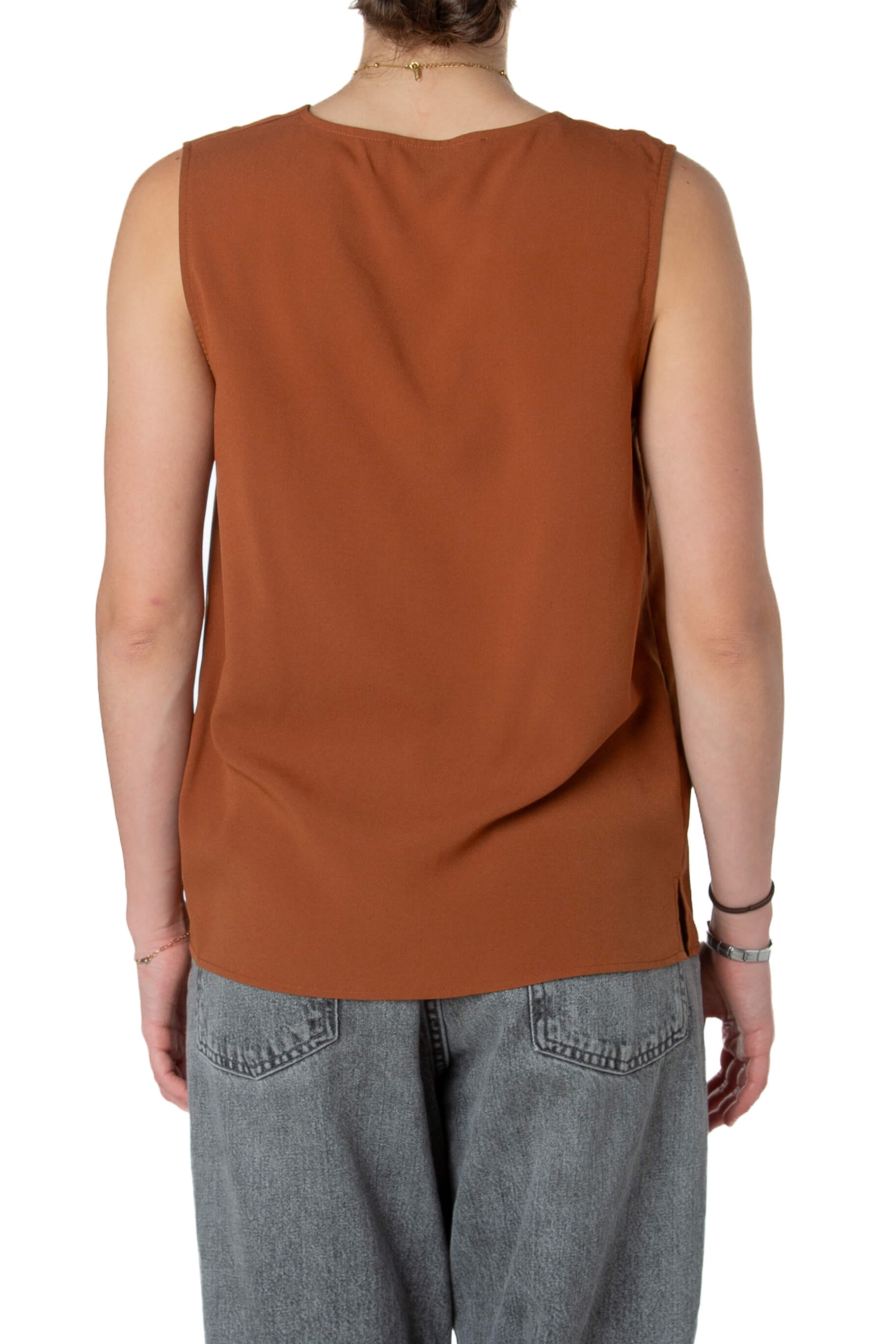 Blusa French Connection camel, detalle de la espalda | ClosetRehab