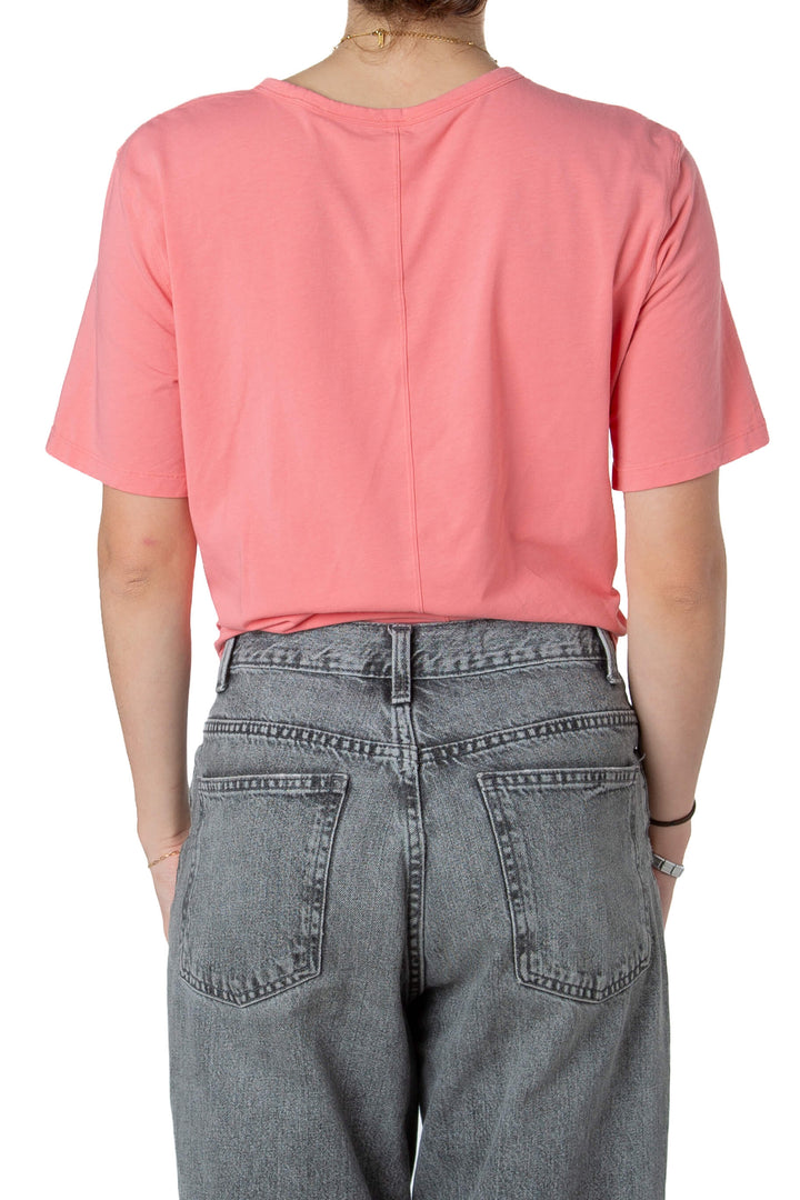 Playera deportiva Lululemon rosa coral, detalle de la espalda | ClosetRehab