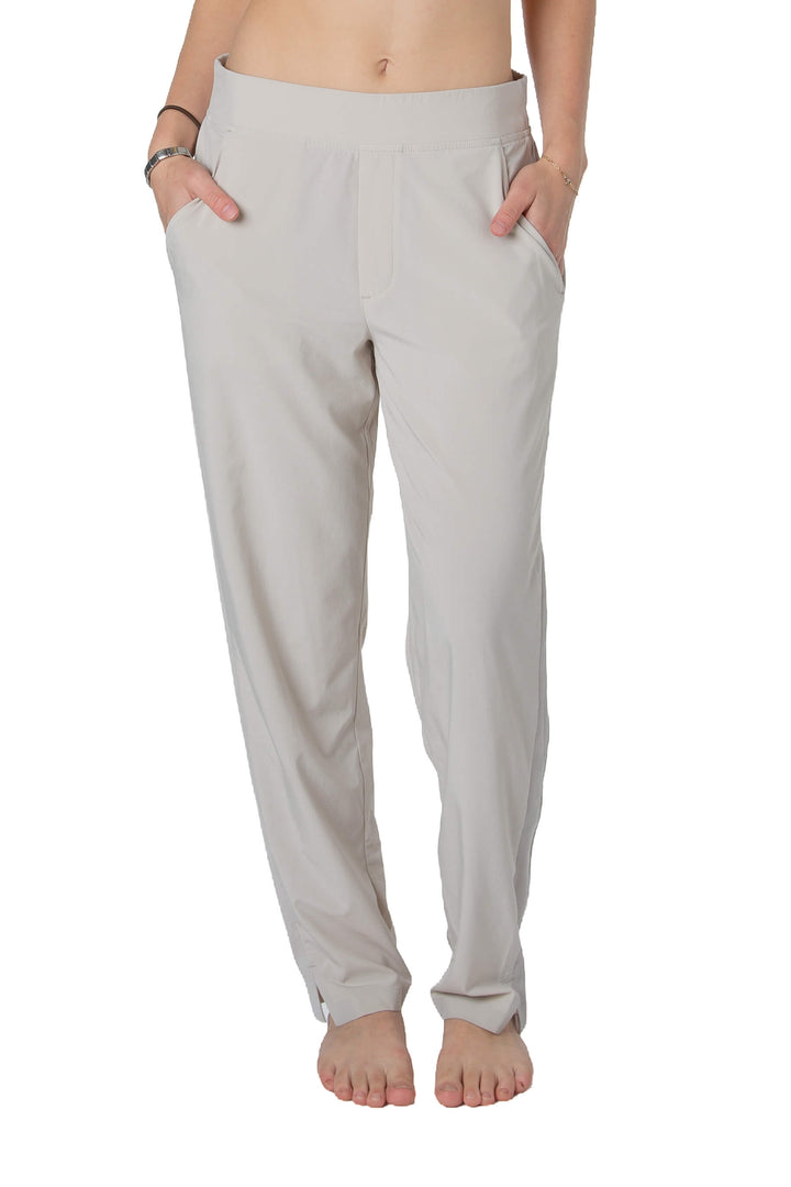 Pantalón Athleta beige talla 6 de poliéster, preloved, vista frontal | ClosetRehab