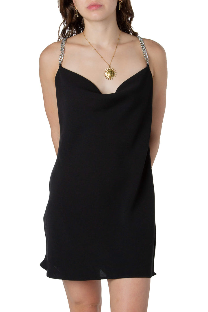 Vestido Zara negro con tirantes de cadena, vista frontal