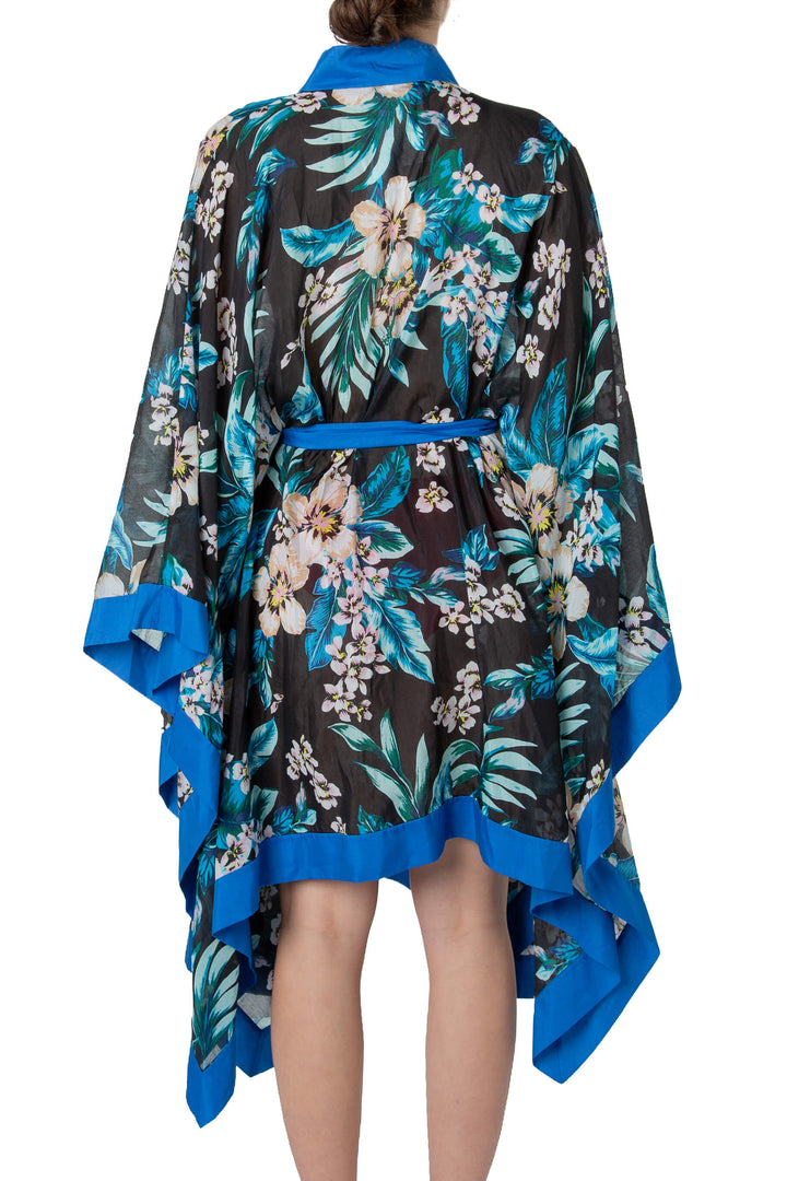 Salida de baño DVF kimono floral negro con azul, vista trasera