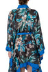 Salida de baño DVF kimono floral negro con azul, vista trasera abierta