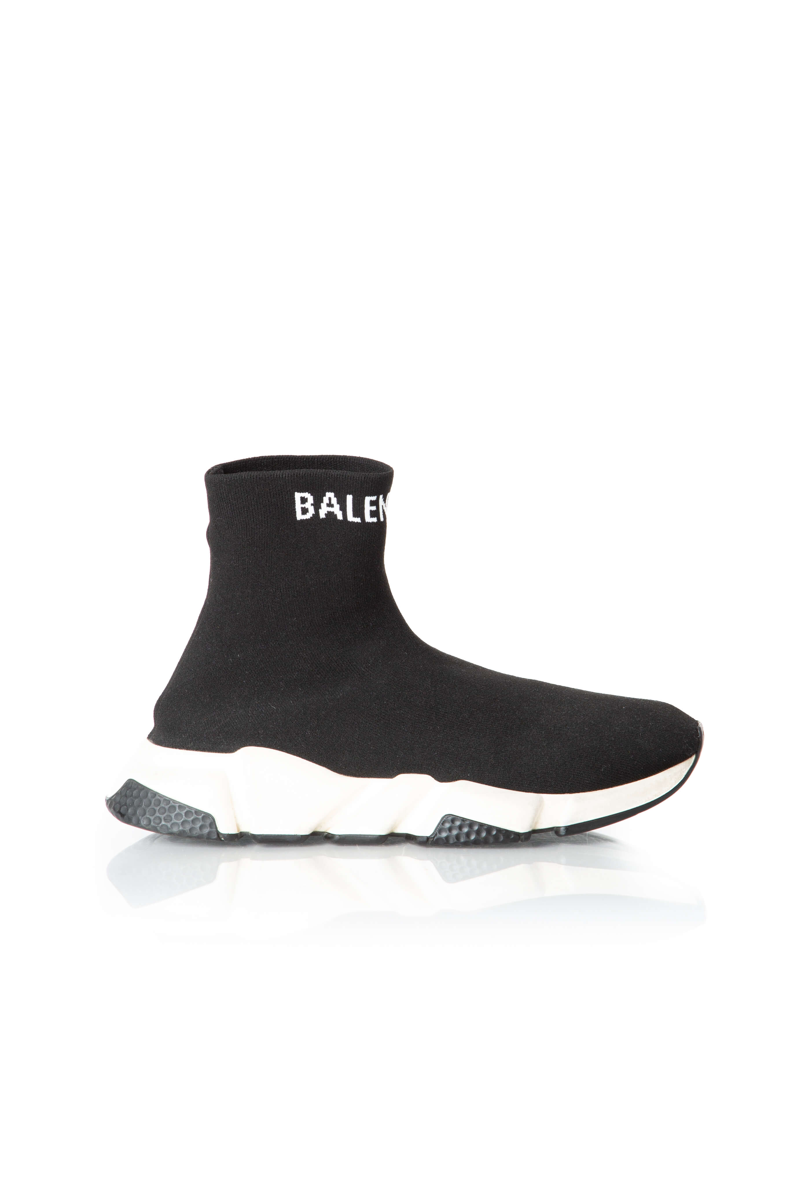 Balenciaga, 8 USA