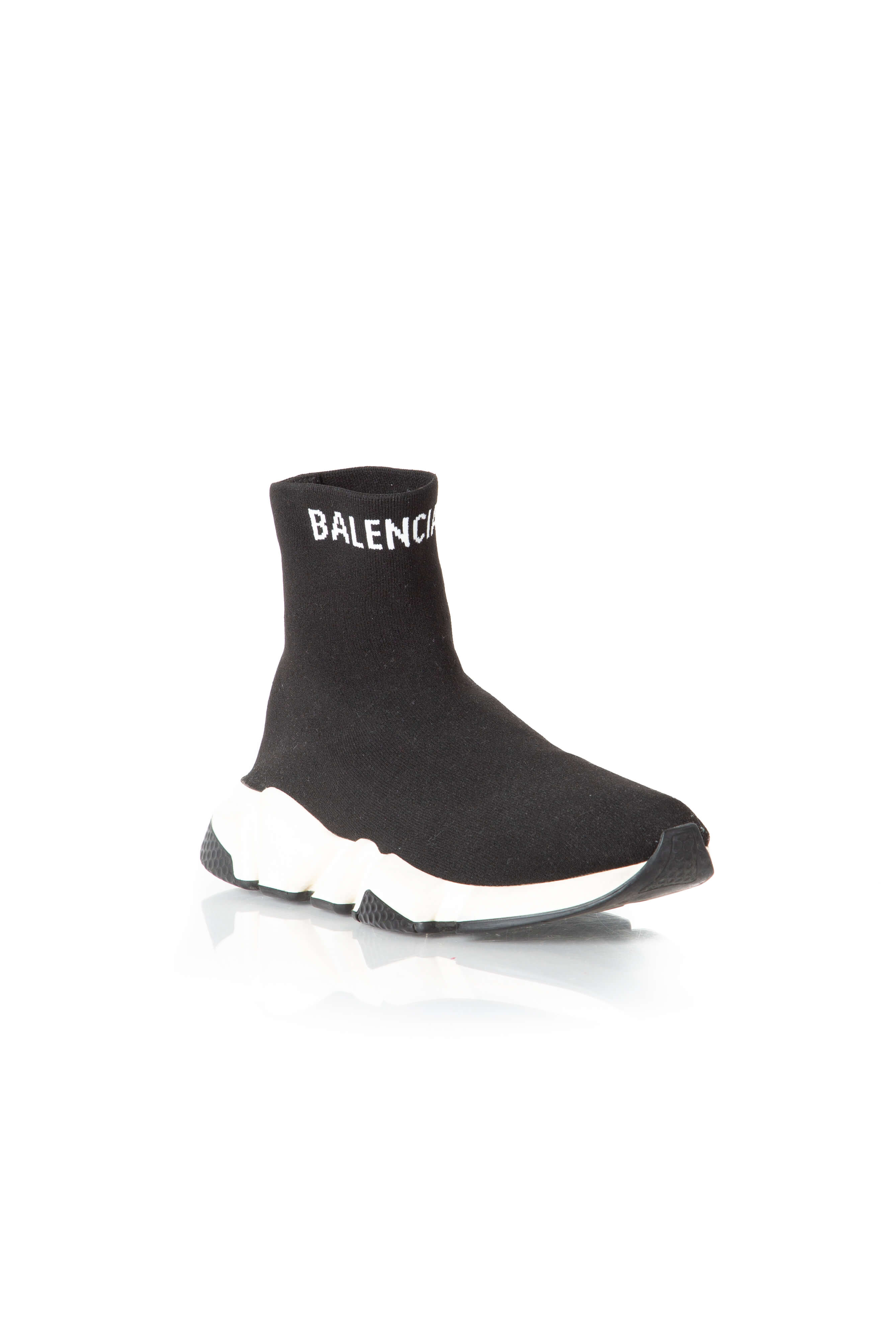 Balenciaga, 8 USA