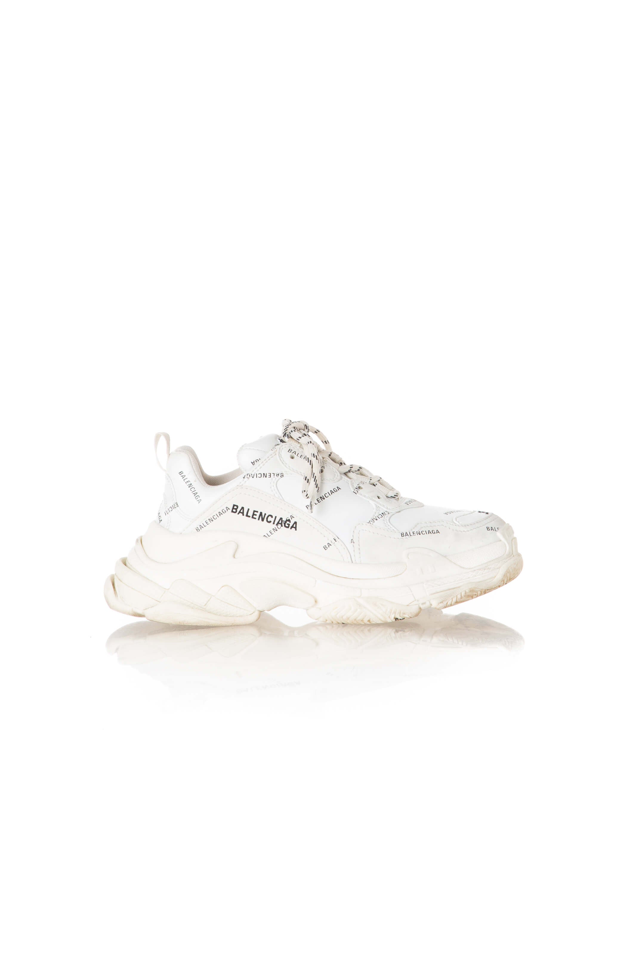 Balenciaga, Talla 9