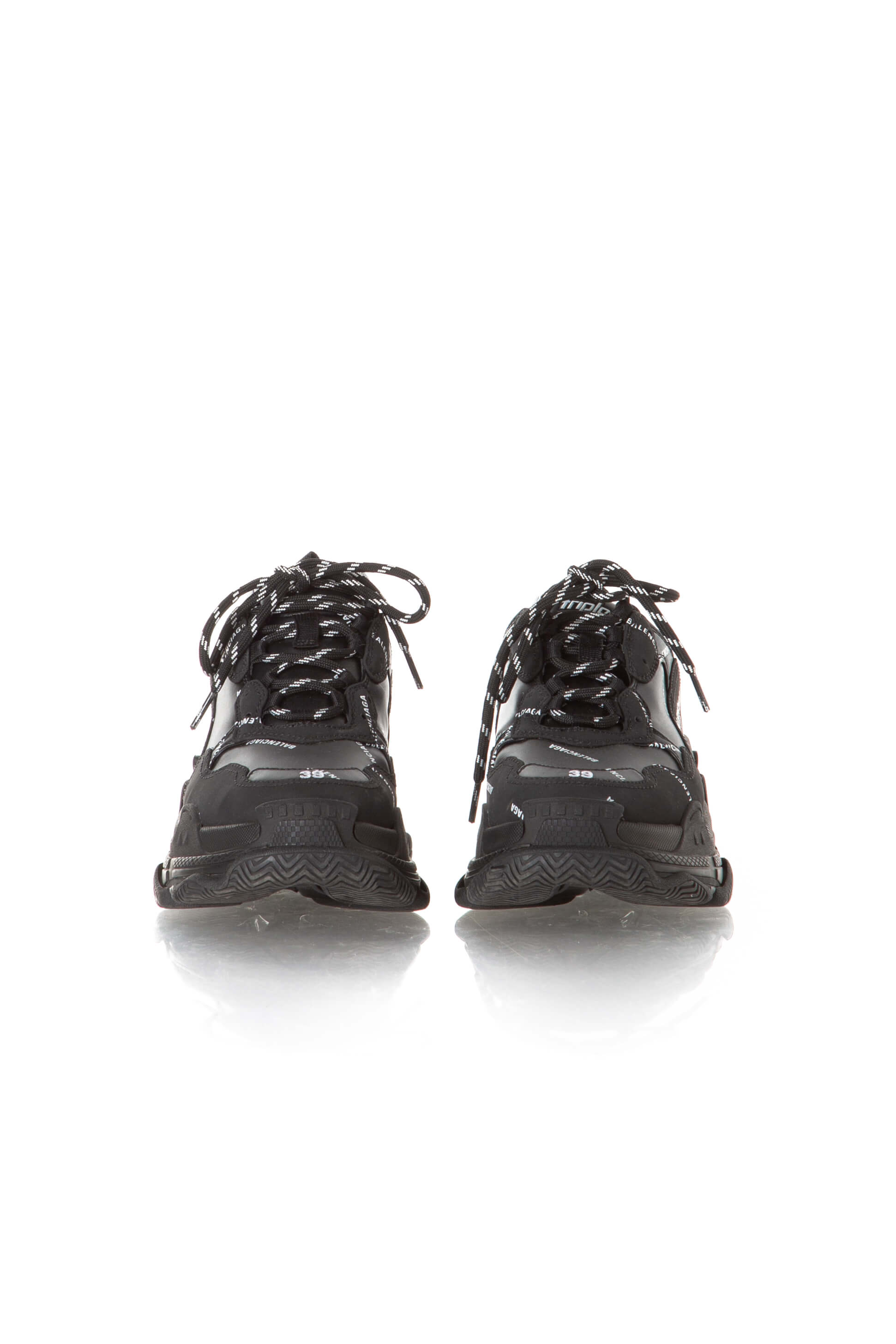 Balenciaga, Talla 9