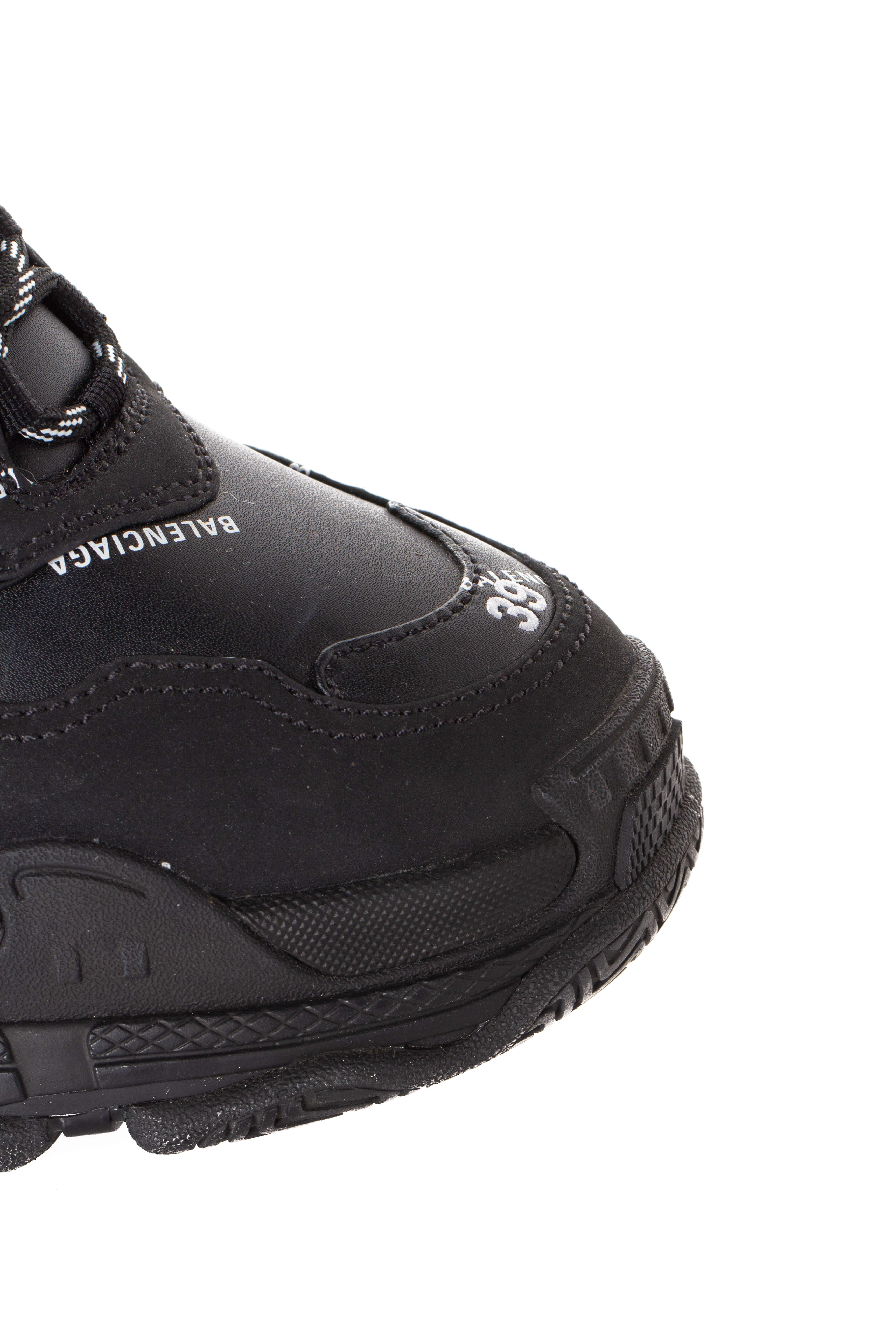 Balenciaga, Talla 9