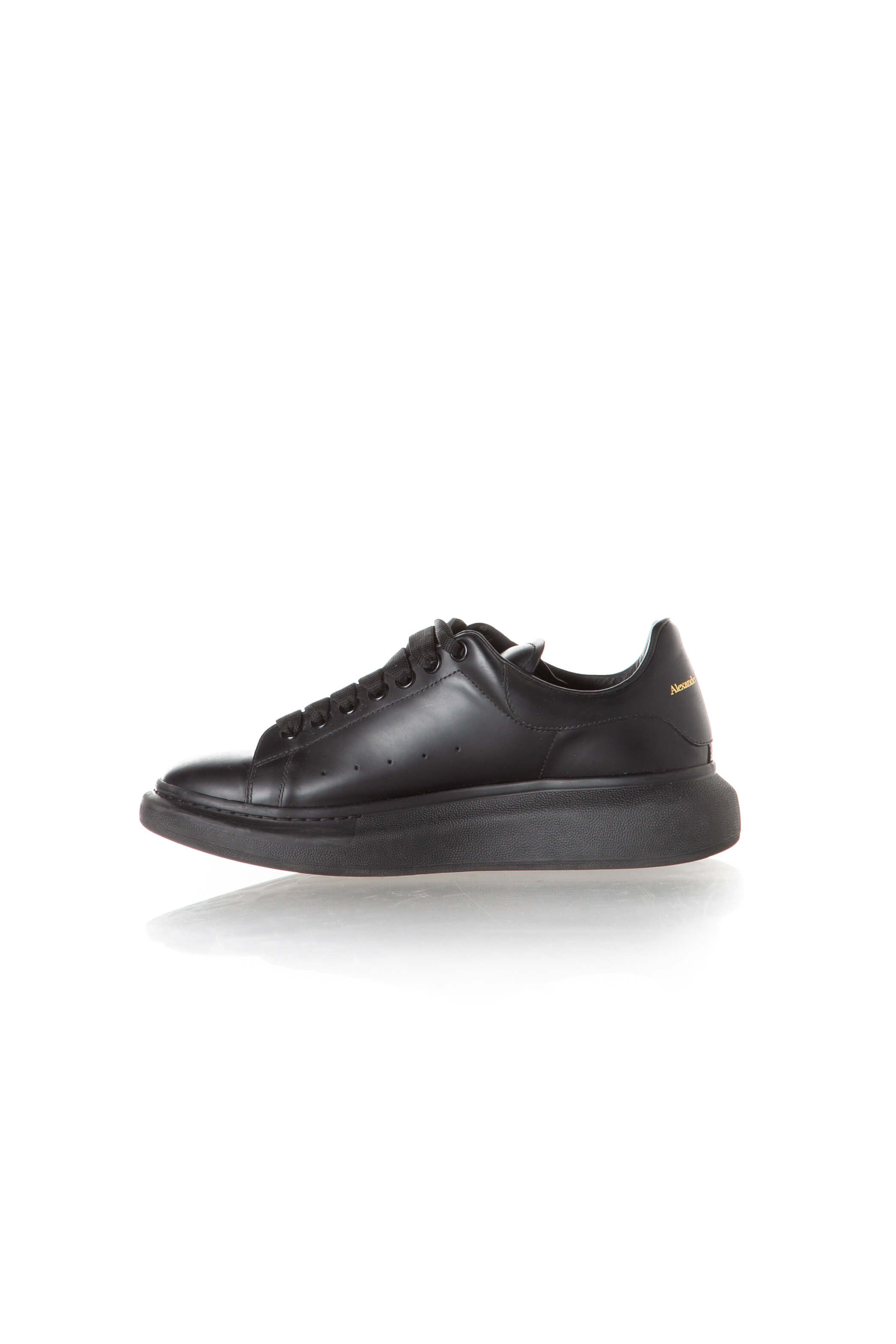 Alexander McQueen, Talla 9