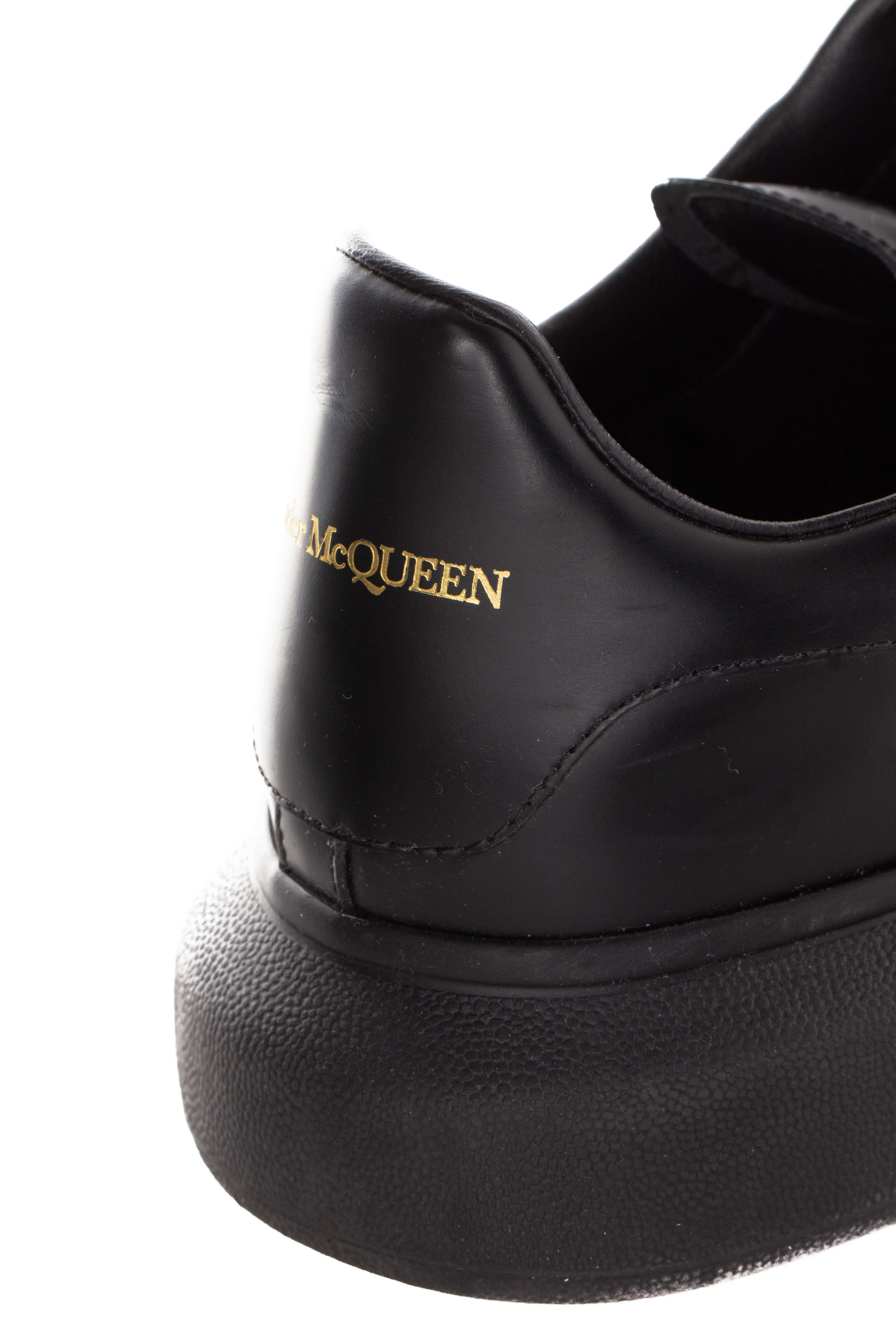 Alexander McQueen, Talla 9