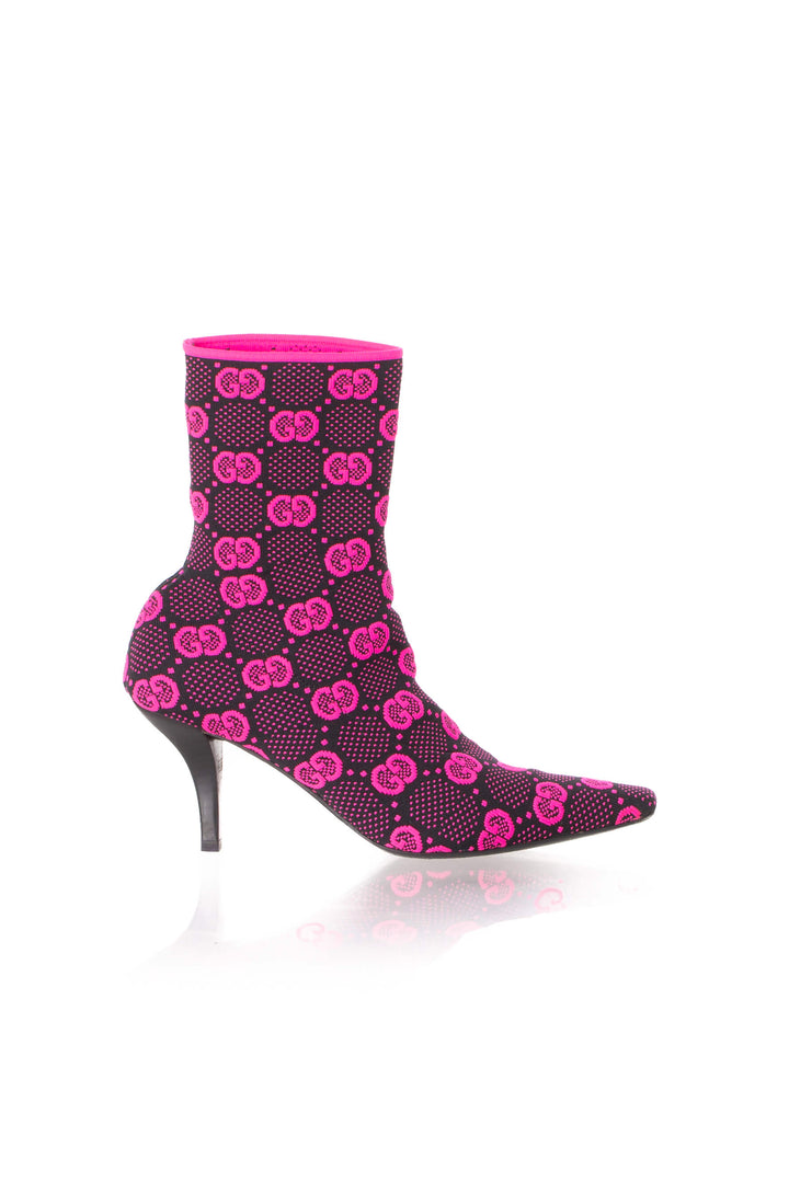 Botines Gucci negro talla 7 USA de tejido técnico, muy buen estado, vista frontal | ClosetRehab