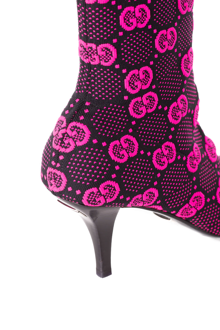 Botines Gucci negro talla 7 USA, detalle de tacón y monograma GG | ClosetRehab