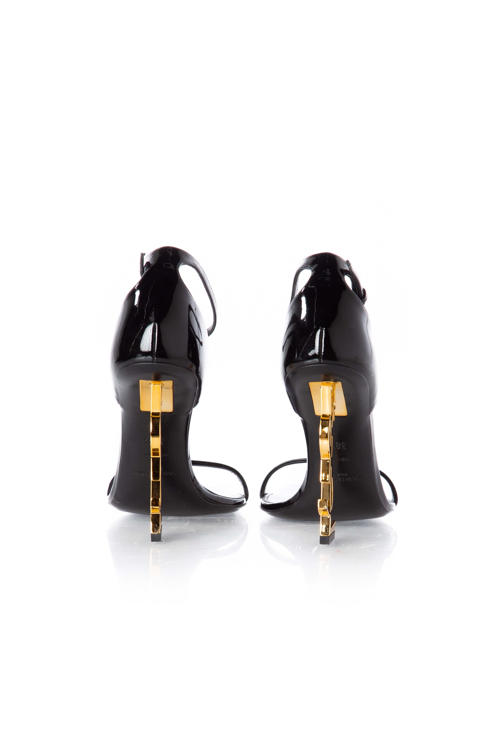 Yves Saint Laurent, Talla 8.5